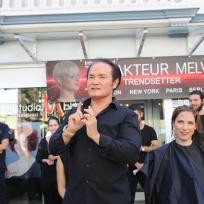 Showbühne vor dem Salon
